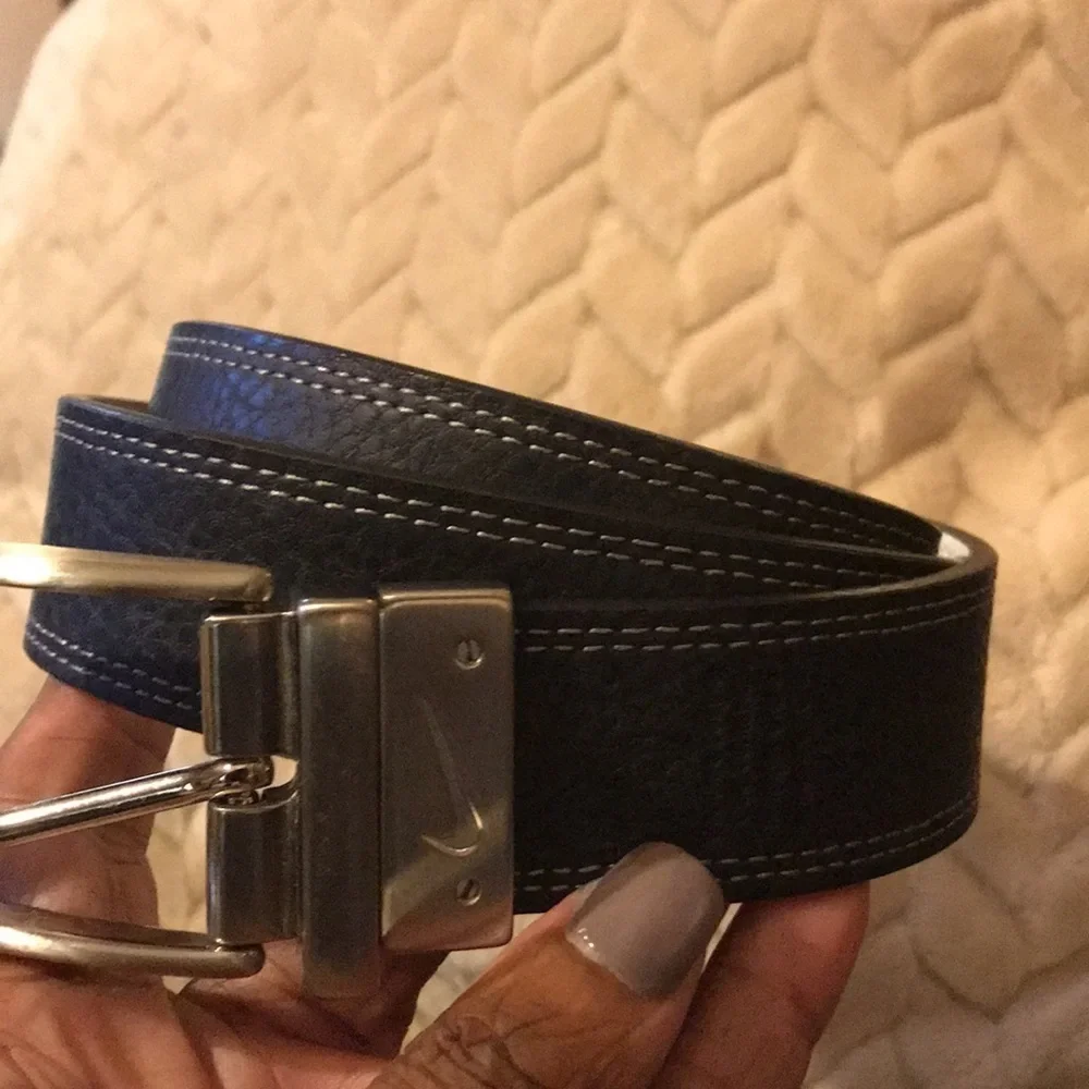 NIKE Men Double Row Stitched Reversible Leather Belt Black/White Silver Buckle